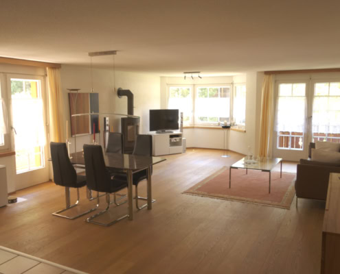 Esstisch 3 Zimmer Apartment Haus Vira