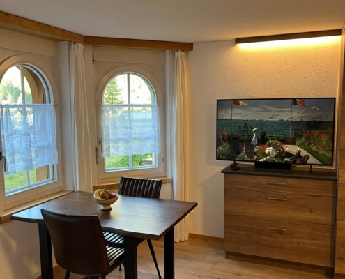 TV-Möbel im Studio im Haus Vira