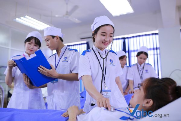 ngành điều dưỡng cần học những gì