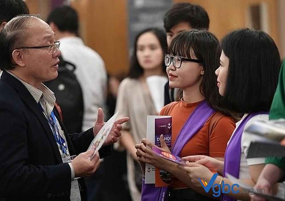 Tuyển sinh 2018: Học khối C nên chọn ngành gì phù hợp? 1 Tuyển sinh 2018: Học khối C nên chọn ngành gì phù hợp? 1