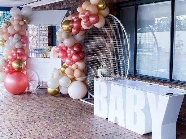 Quick baby card needed for this awesome showering baby event. Brother Scan N Cut to the rescue. Decorations for the baby shower.