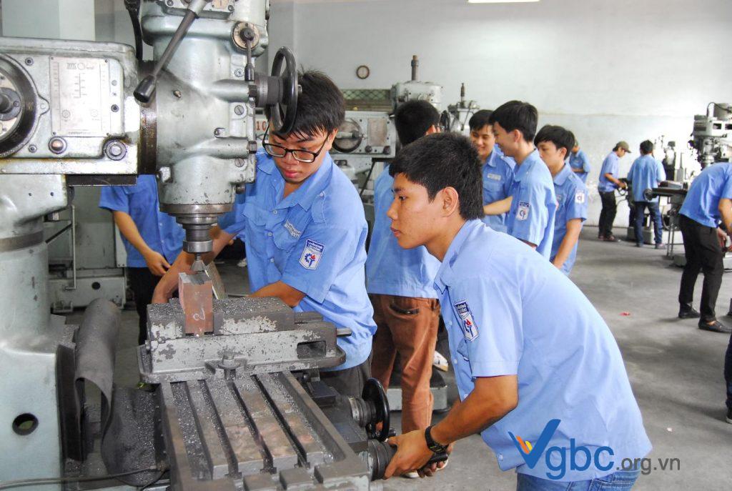 Giải đáp thắc mắc: Học Trung cấp nghề có bằng cấp 3 không?