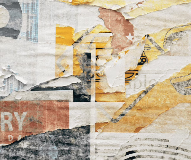 Selbstbild schärfen heißt alte Muster loslassen Abgerissene, überlagerte Papierschichten symbolisieren alte Muster, um bewusst dein Selbstbild schärfen und stärken zu können