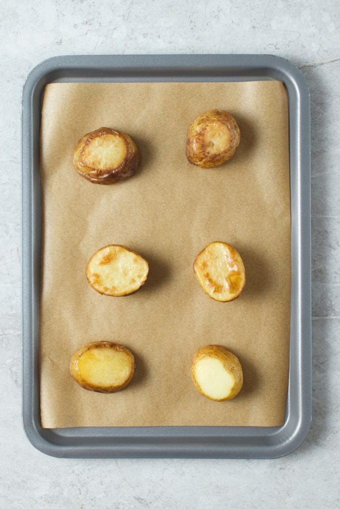How To Reheat Roast Potatoes I Test 4 Methods [Pics]