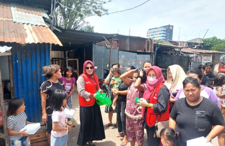 PIM Sulsel Bagikan Nasi