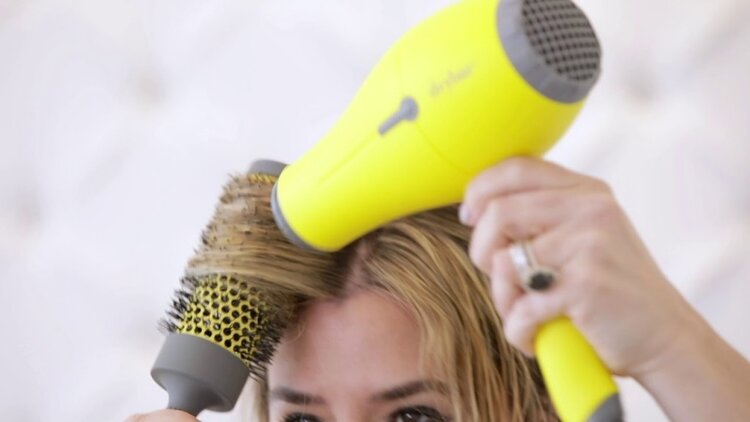 uso de secador de cabelo é uma das causas de problemas de olhos uso de secador de cabelo é uma das causas de problemas de olhos