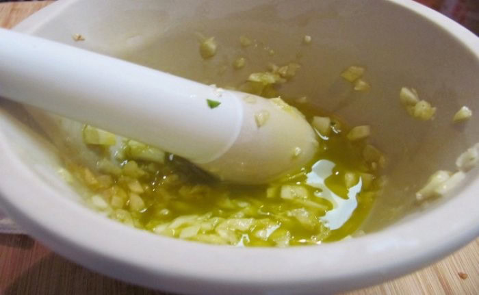 Como Usar Shampoo de Alho Como Usar Shampoo de Alho
