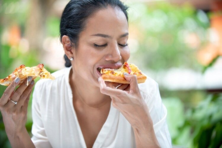 comer rapido demais pode prejudicar apos os 50 anos comer rapido demais pode prejudicar apos os 50 anos