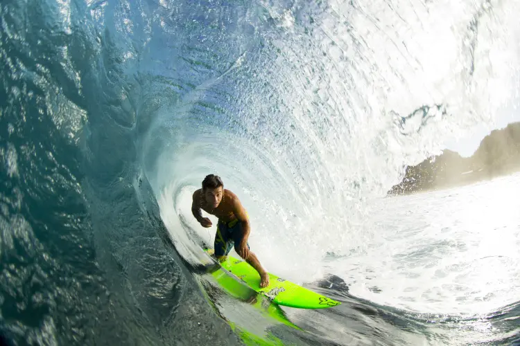 Keanu's entire pro surfing career hinges on this one event. He's always delivered his best performances under immense pressure. #HeartOverHeight