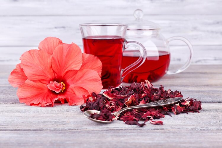 Chá de erva cidreira para melhorar a digestão: como fazer, receitas e dicas