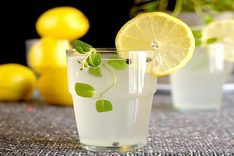 Benefícios do Suco Detox de Limão Os 20 benefícios do suco de limão para saúde