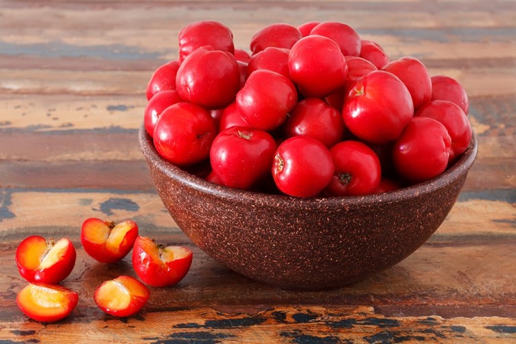 Vitamina de acerola: Engorda? como fazer, benefícios e receita Vitamina de acerola: Engorda? como fazer, benefícios e receita
