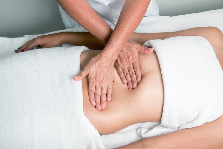 massagem abdominal para aliviar dor de estomago massagem abdominal para aliviar dor de estomago