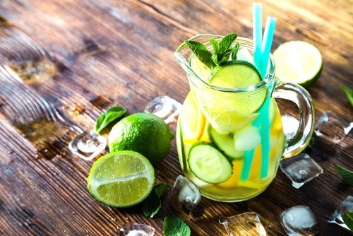6 Receitas de águas detox para derreter a gordura da barriga: como fazer, receitas e dicas 6 Receitas de águas detox para derreter a gordura da barriga: como fazer, receitas e dicas