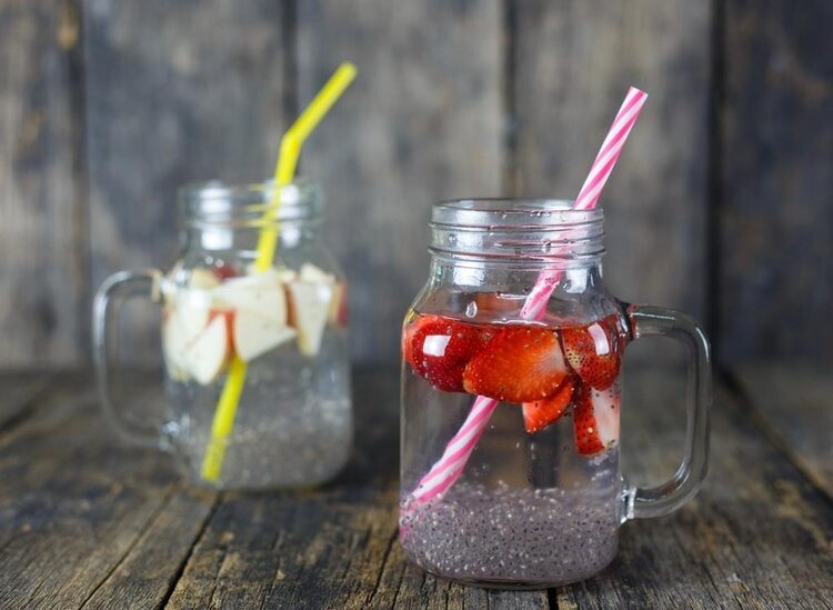 água detox com sementes de chia para perder peso água detox com sementes de chia para perder peso