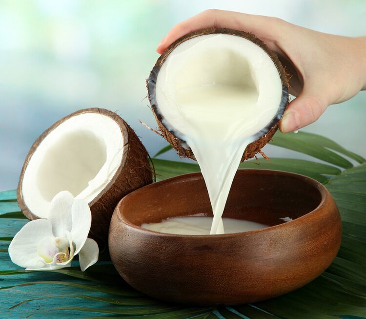 Efeitos Colaterais do Leite de Coco Efeitos Colaterais do Leite de Coco