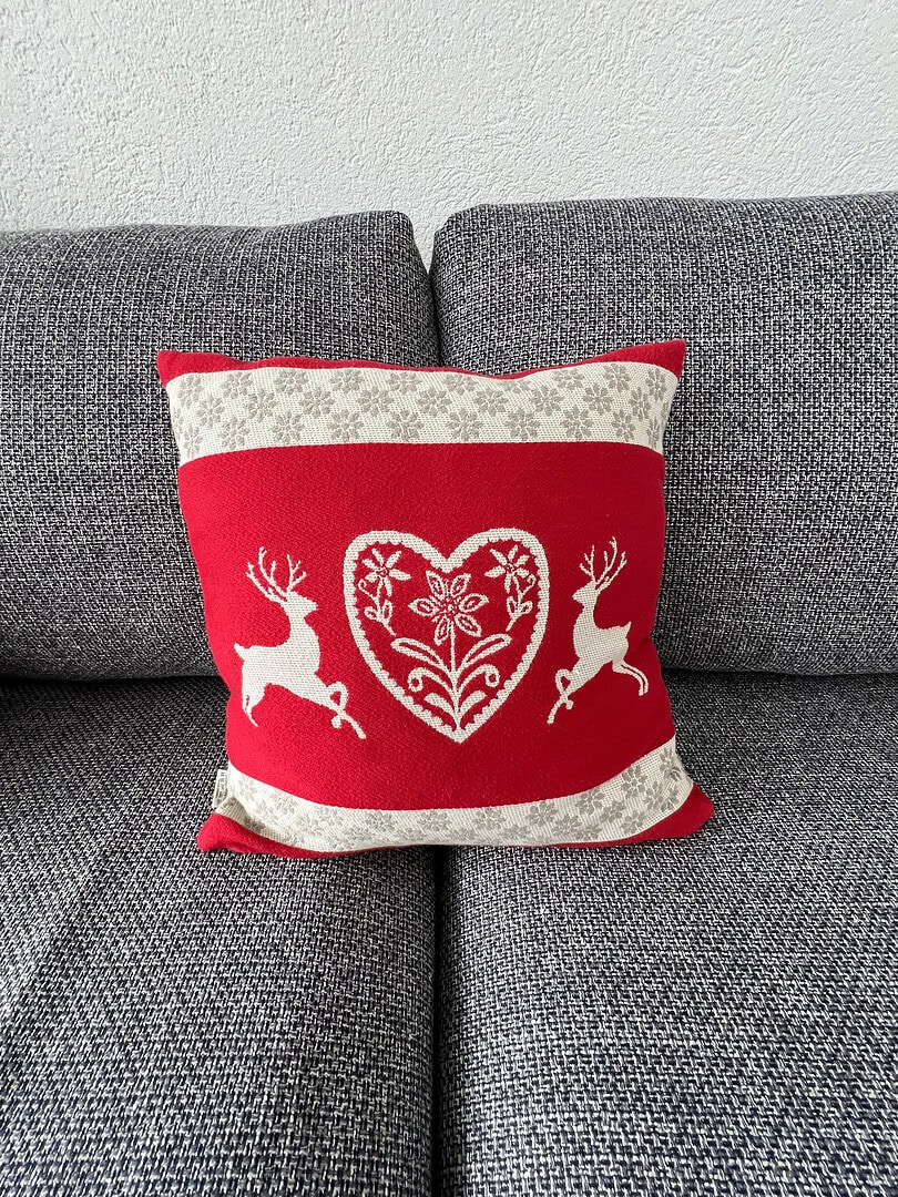 Dekorationskissen Zweizimmerwohnung Haus Vira