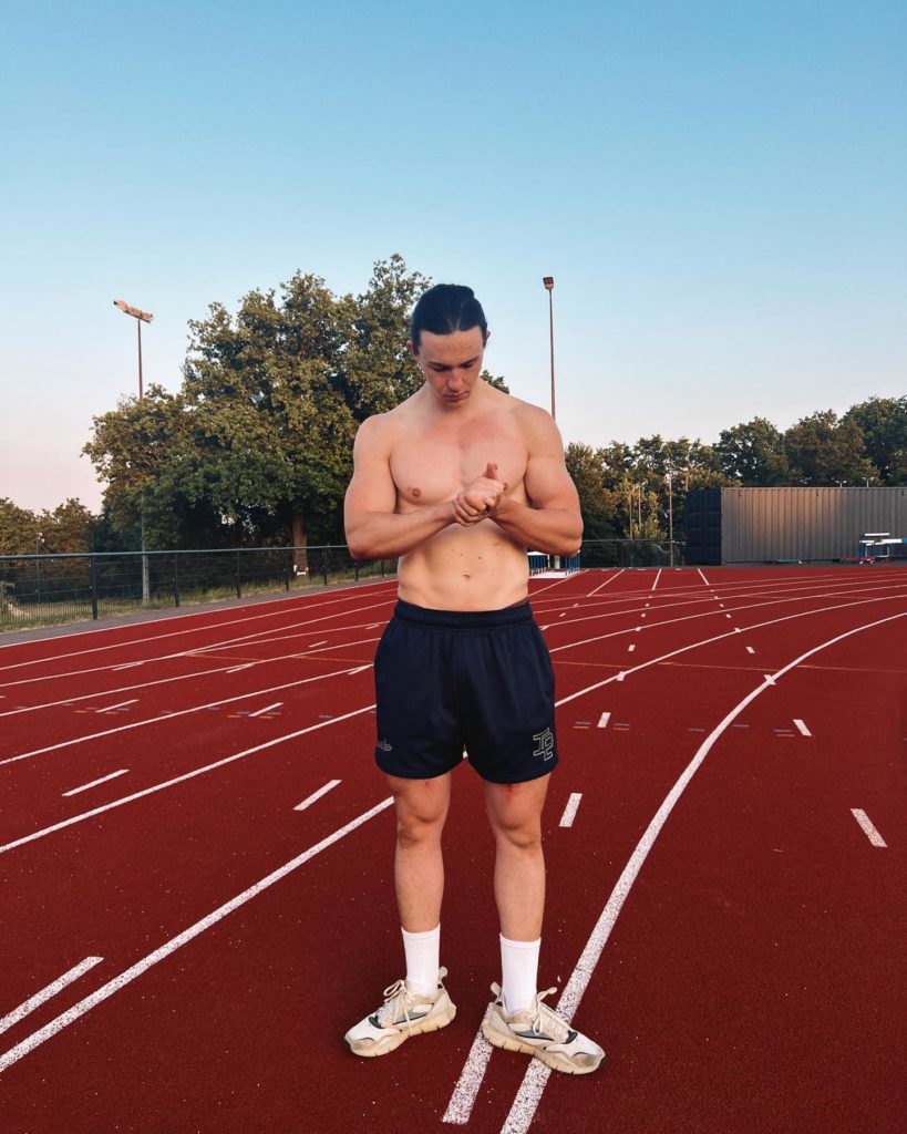 © Petit Biscuit