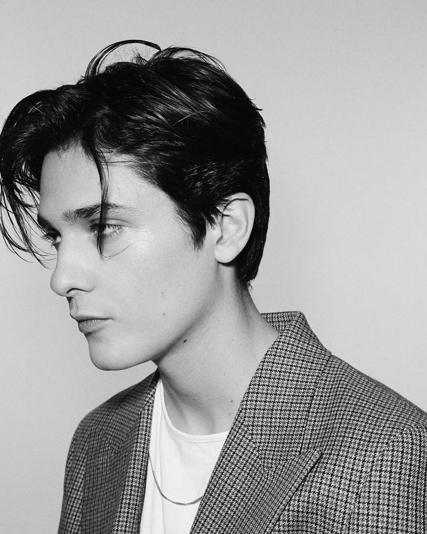 Kungs revient avec "Dopamine" et arbore fièrement son nouveau style (vidéo)