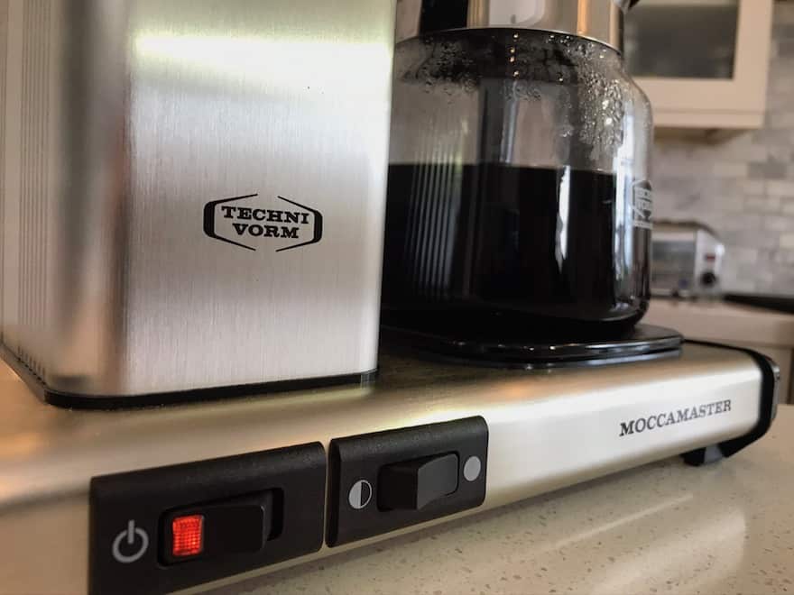 Dual hotplate switch on a Technivorm Moccamaster KB 741