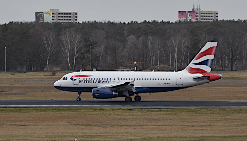 Flighradar Airlines: This British Airways machine is shown on most radars. 