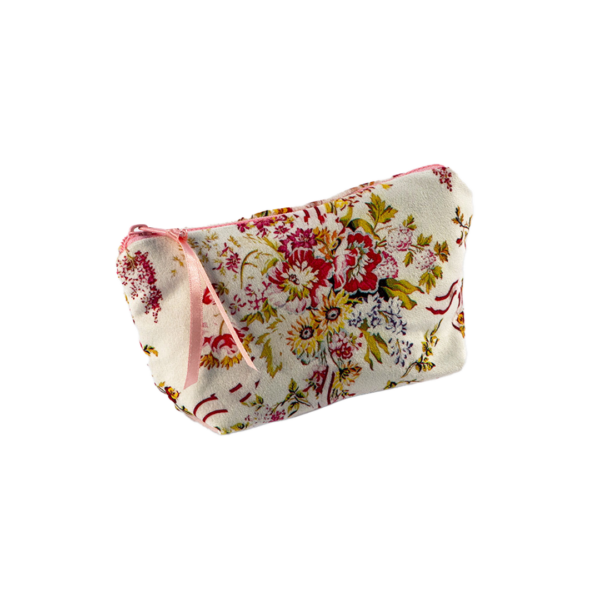 trousse-rose-dames-cour