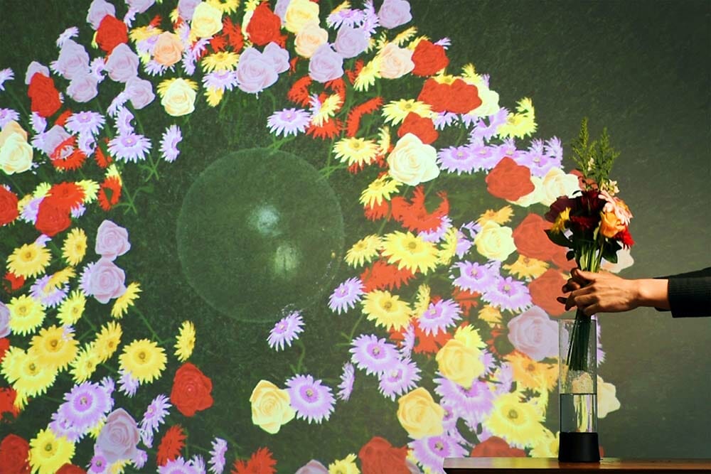 SenseVase with Virtual Memorial