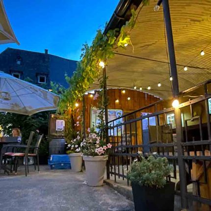 Wein-Ausschank in Reil-Mosel