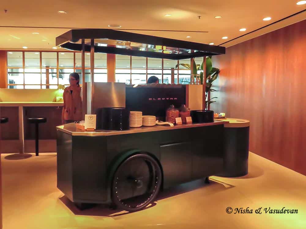 Cathay Pacific Lounges and Premium Economy Class 6 Cathay Pacific lounges and premium economy class