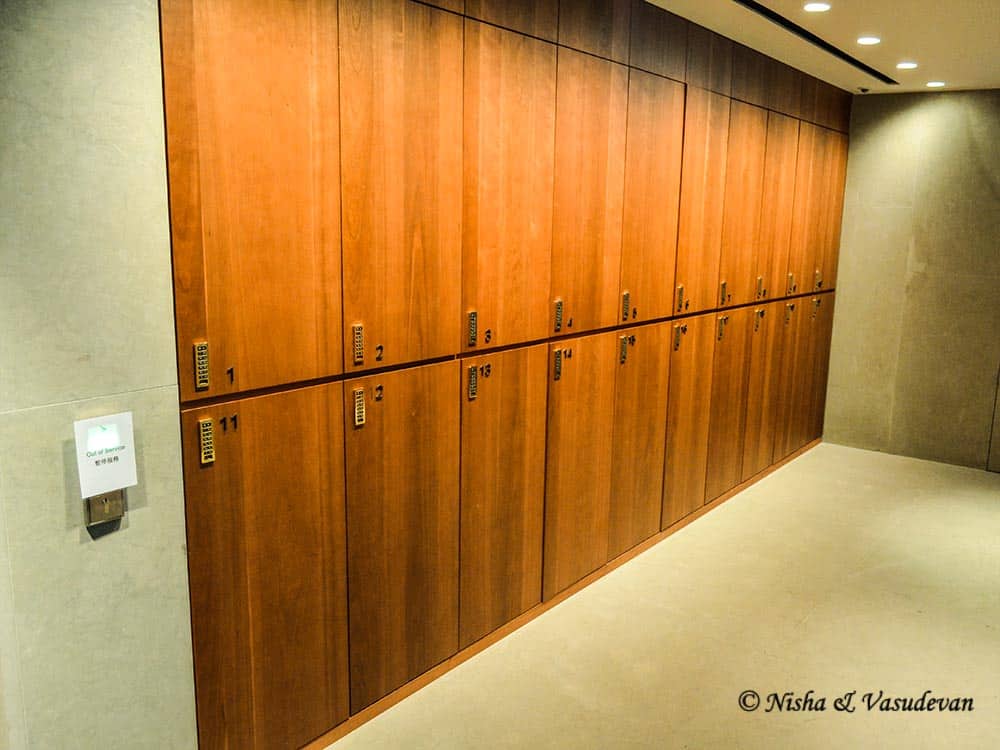 Cathay Pacific Lounges and Premium Economy Class 3 Cathay Pacific lounges and premium economy class