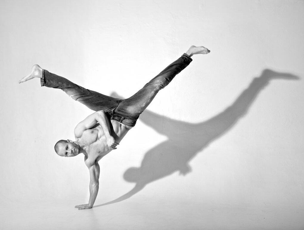 taller de flexibilidad y acrobacias, residencia universitaria en malaga