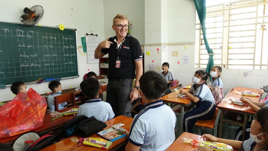 friendly classroom interaction in vietnam school