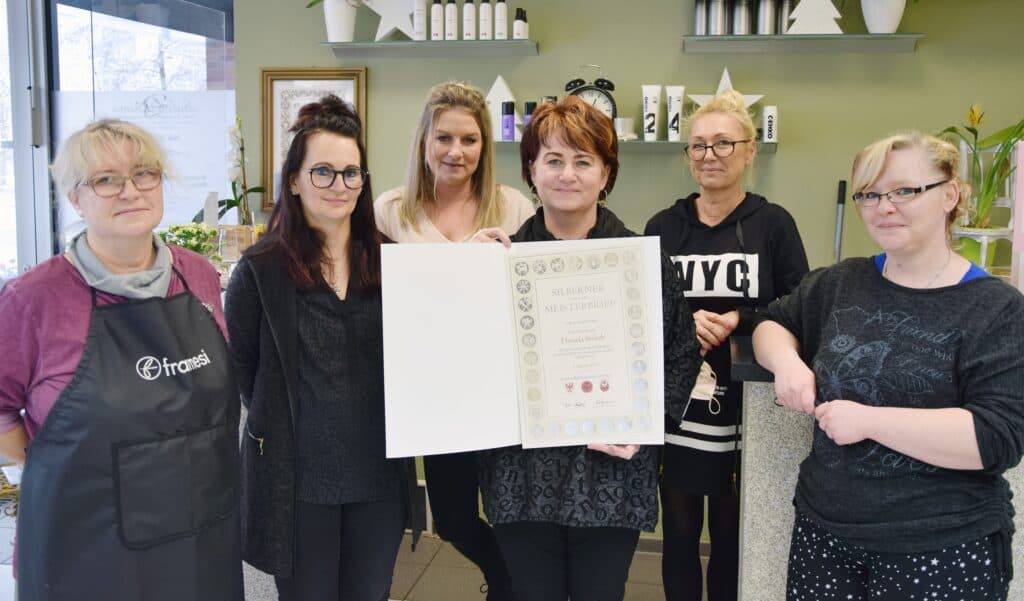 Gelungene Überraschung für  Friseurmeisterin Daniela Storch