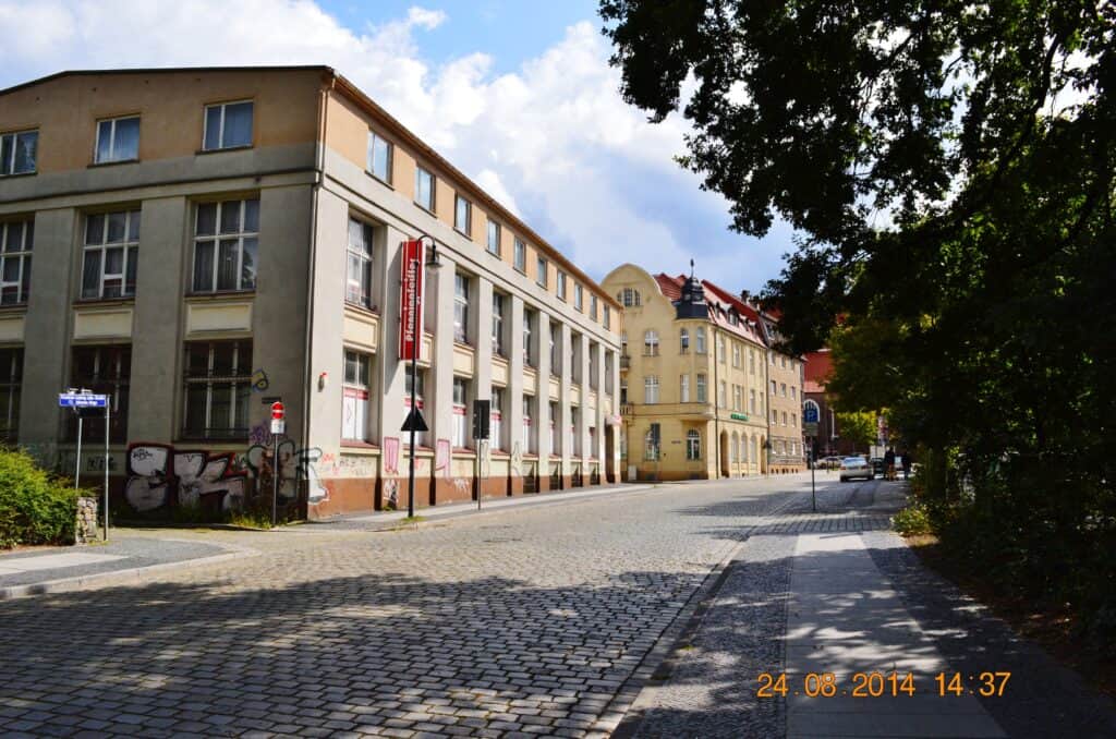Cottbus: Rechts der Bäcker, links die Tuchfabrik