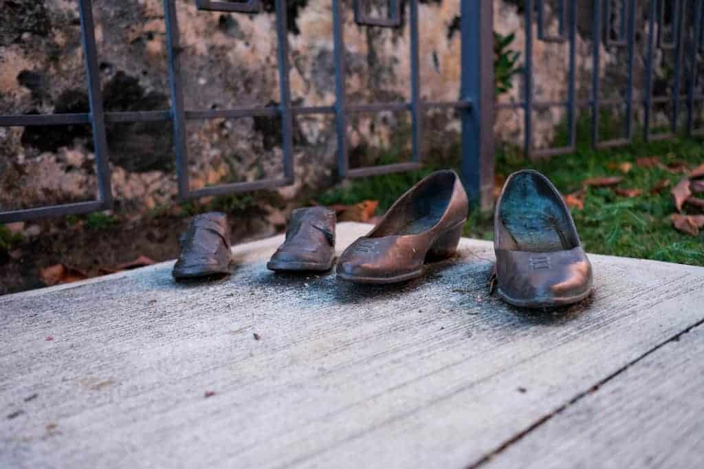 Bronze Shoes in Parque Las Palomas