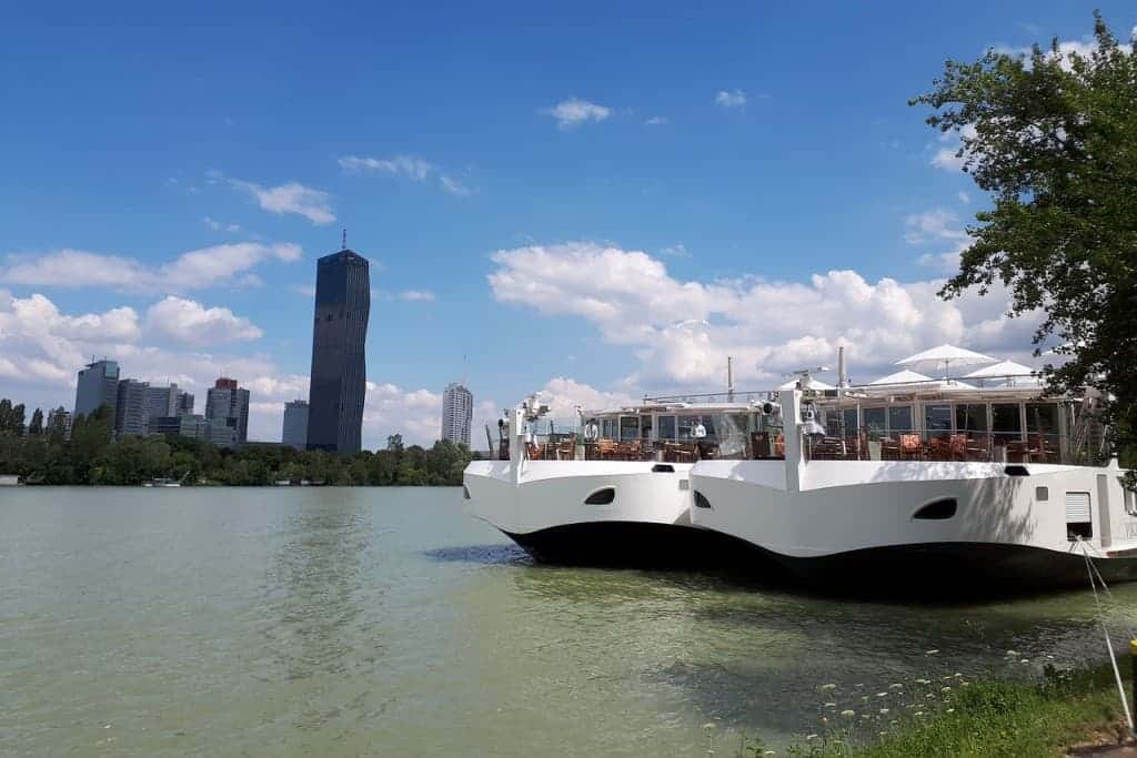 vienna city boat danube