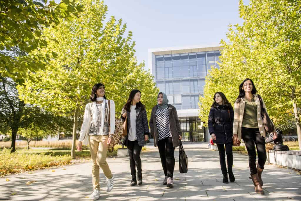 BTU-Studierende bewerten ihre Universität positiv