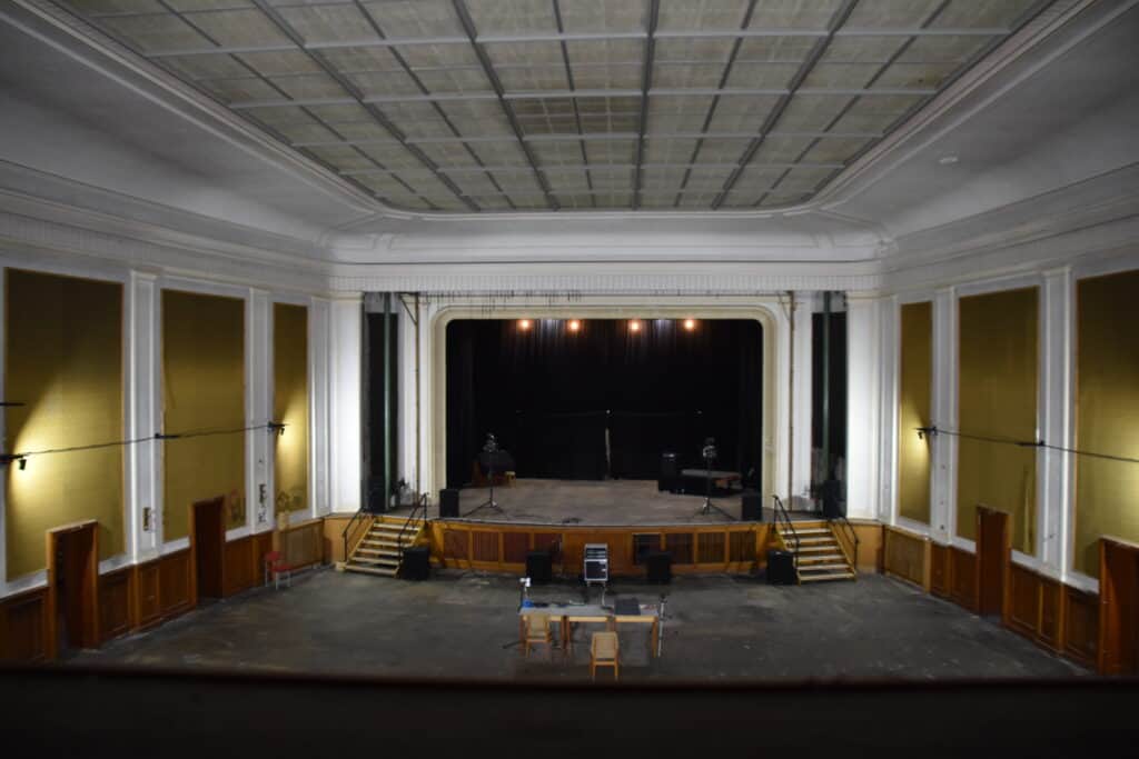 Führung im ehemaligen Filmtheater Guben