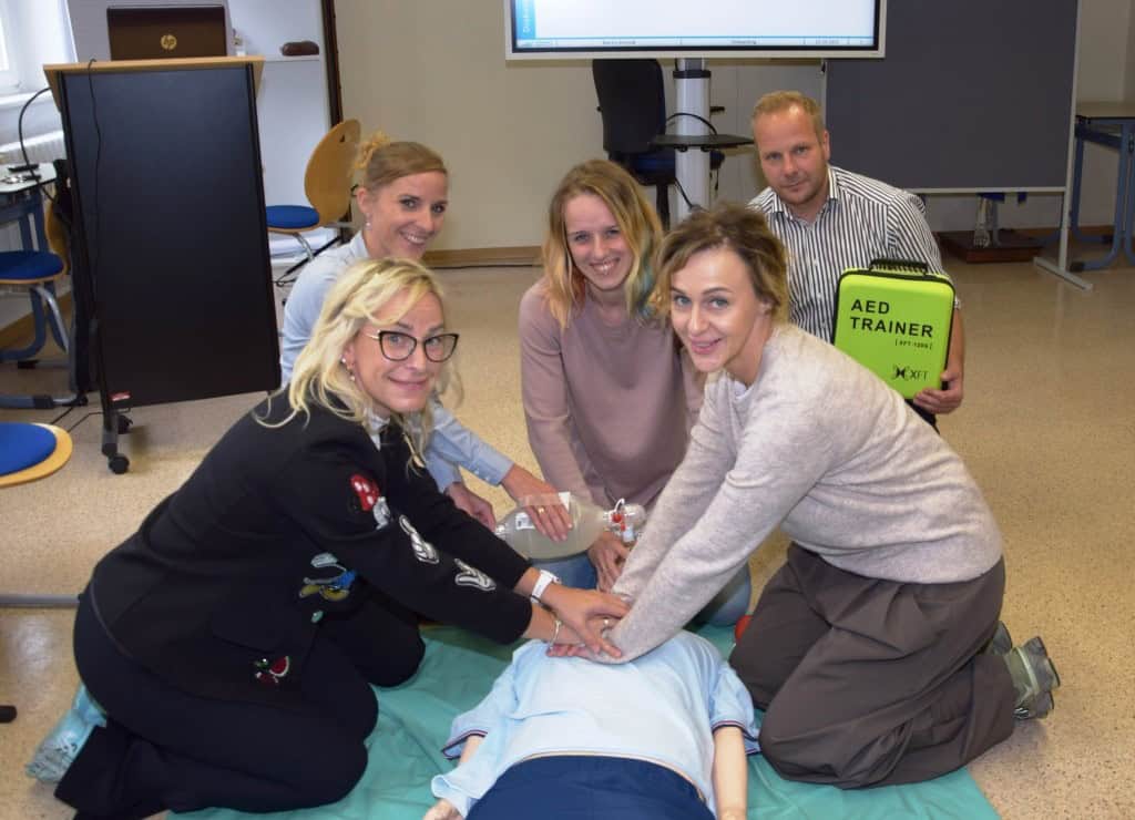 Pflegefachkräfte starteten Arbeitsalltag im Diakoniekrankenhaus Naëmi Wilke Guben