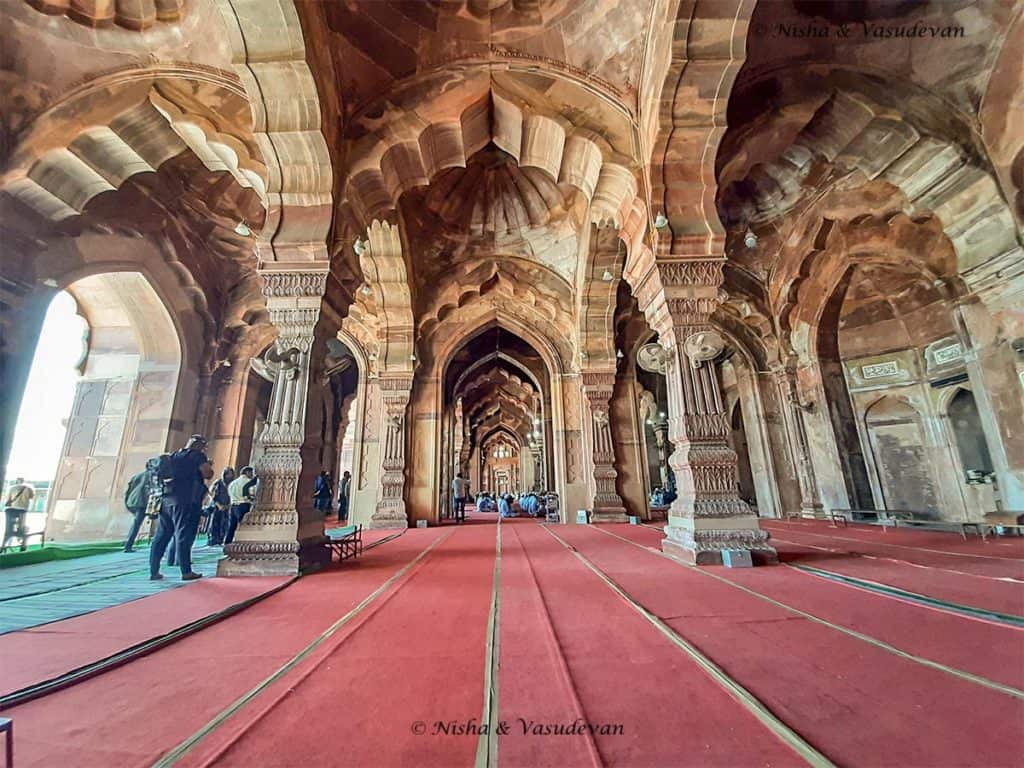 The prayer hall of biggest masjid tajul 