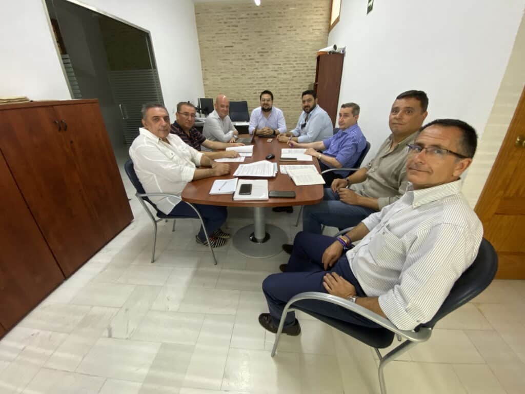 Lora del Río - LoradelRio.NeT - La Comisión de Seguimiento de la construcción del paso inferior de Hytasa concreta el borrador del texto del nuevo convenio con Adif comisionhytasa
