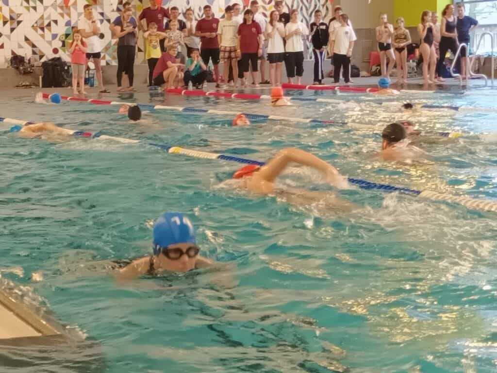 24-Stunden Schwimmen am 25.1. in der Schwimmhalle Forst