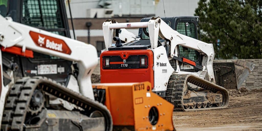 A Close Comparison of the Bobcat T770 and T76 Compact Track Loaders 