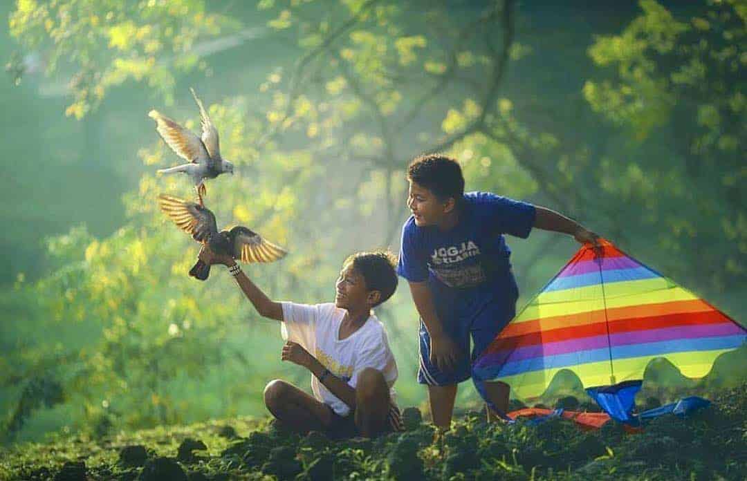 04. Foto Warga Di Desa - Karya Achmad Munasit / Asit - Design Erlistic