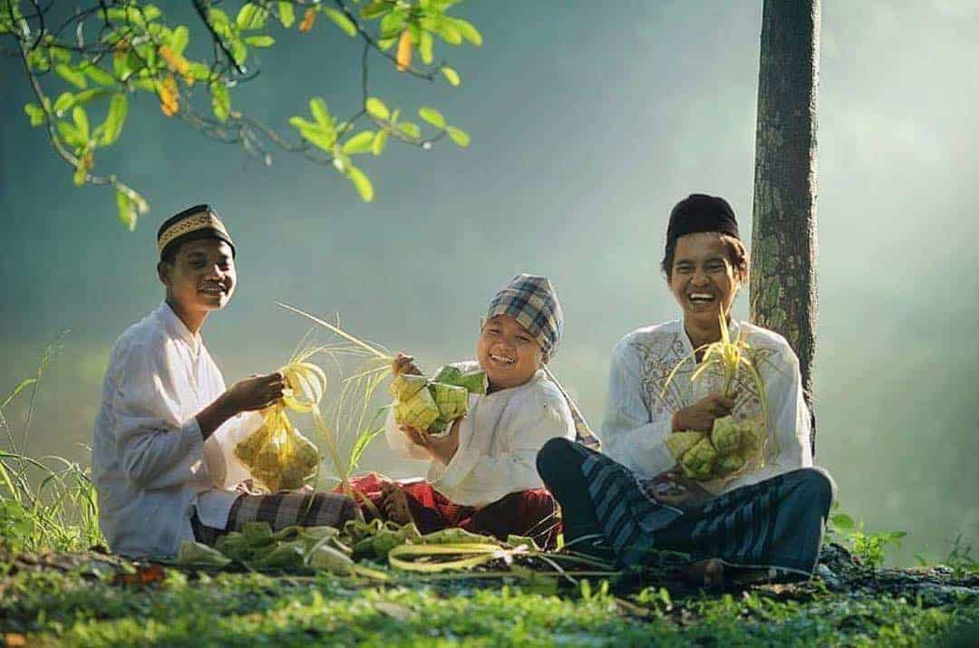 42+ Potret Masyarakat Desa Terbaik Karya Fotografer Indonesia 12 05. Foto Adat Budaya Desa - Karya Achmad Munasit / Asit - Design Erlistic