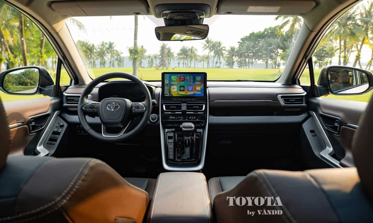 Innova Tổng thể khoang nội thất Innova 2023