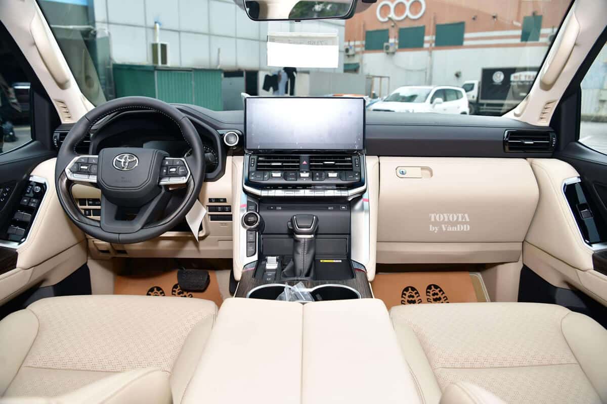 Land Cruiser Tổng thể Khoang Nội thất Land Cruiser 2024 LC300
