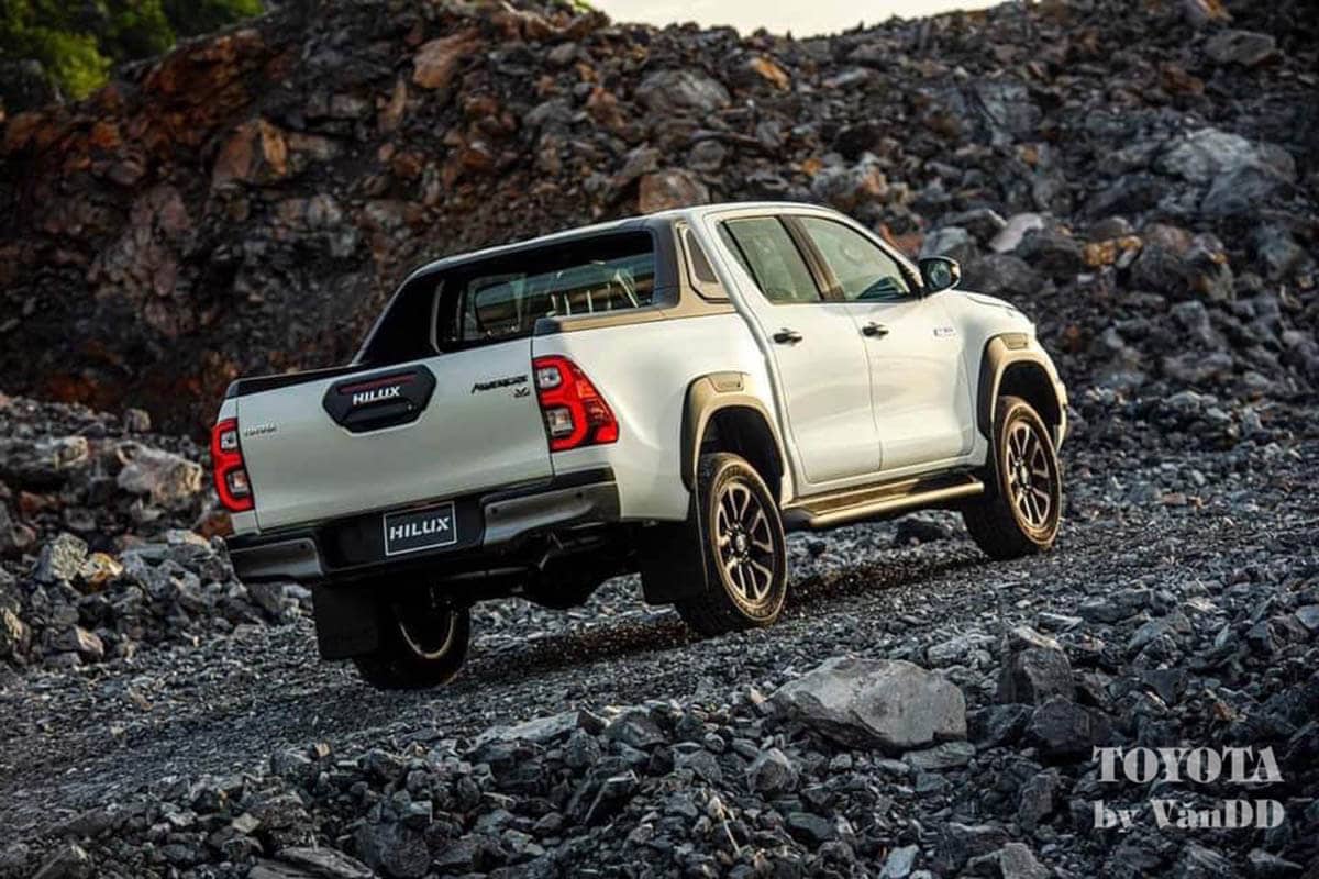 Đuôi xe Hilux 2024