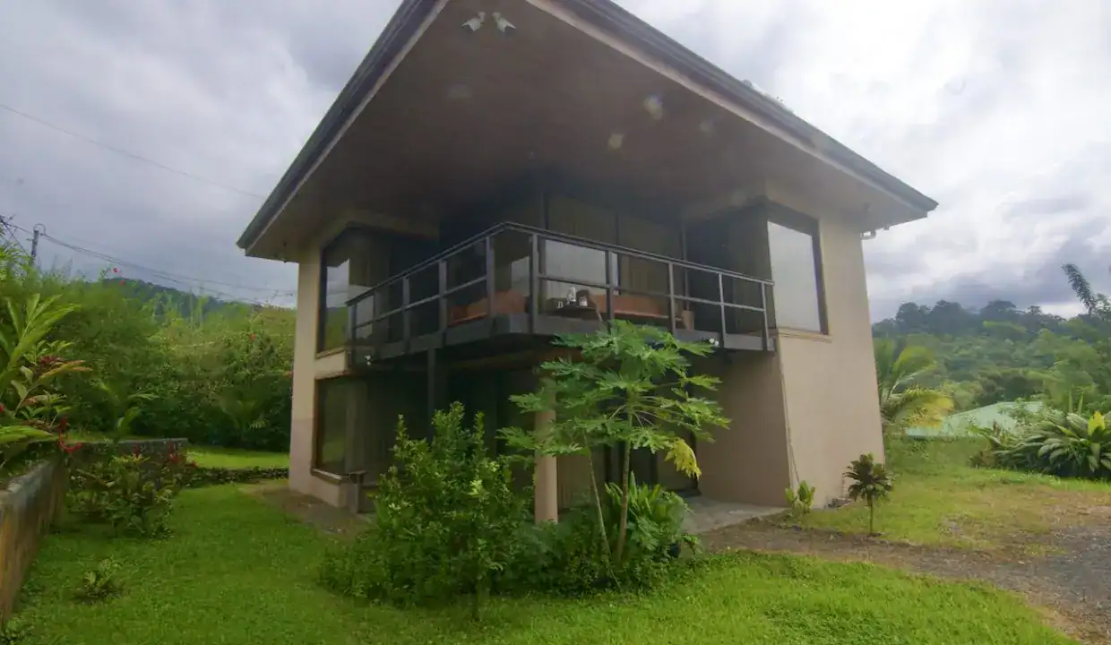 Firefly retreat el castillo