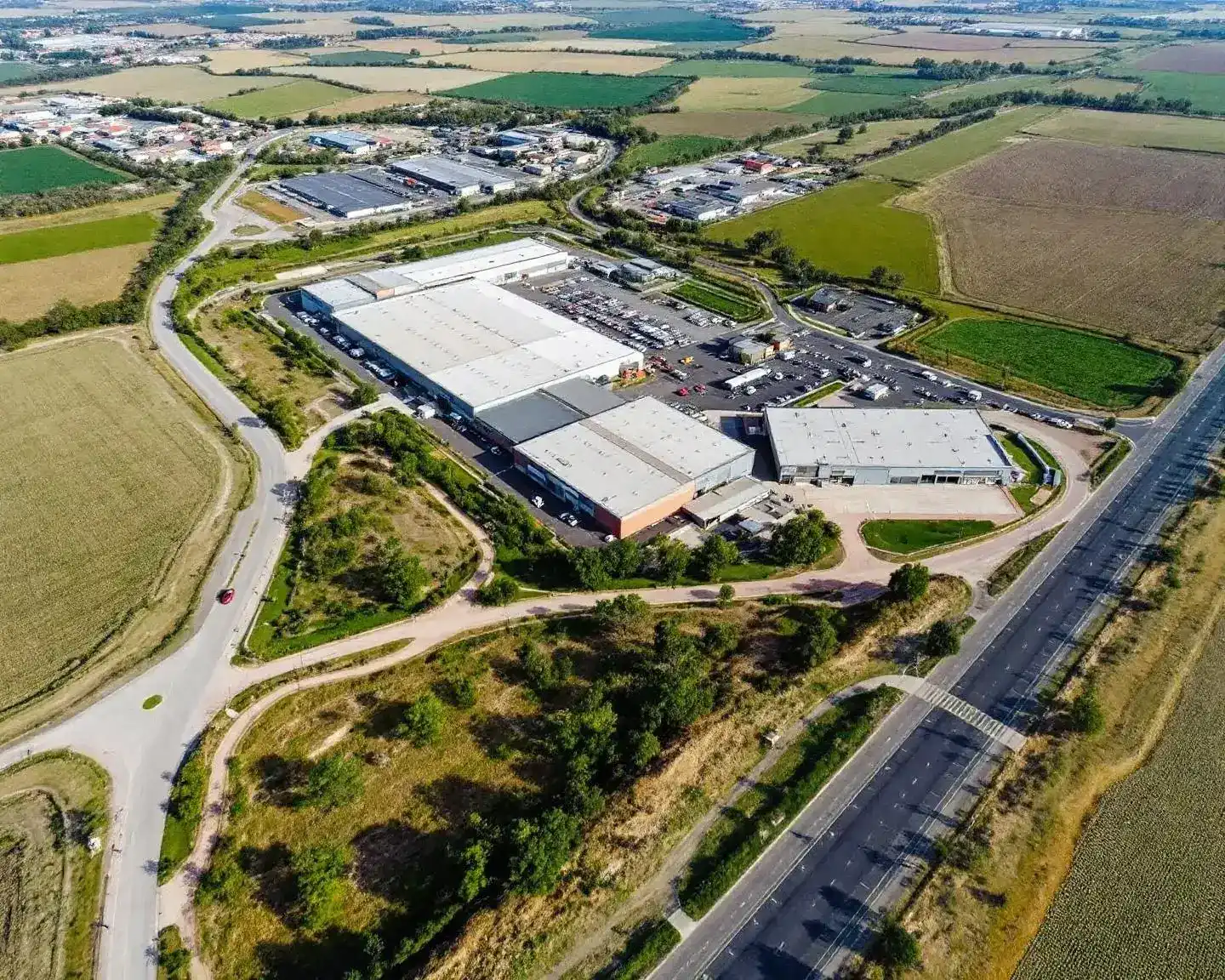 Fotografía aérea de polígono industrial en la Vega Baja del Segura, Almoradí, Alicante